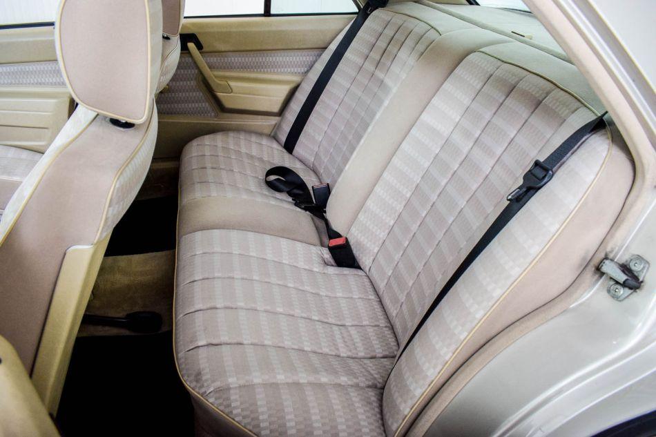 1989 Mercedes - Benz 190D 2.5 turbo Diesel