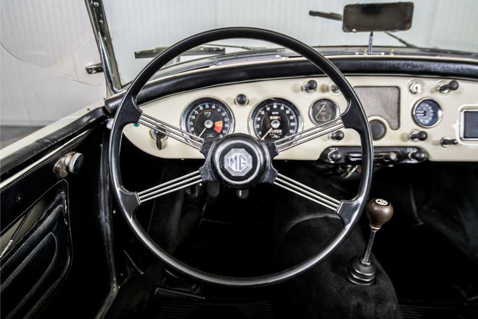1961 MG MGA