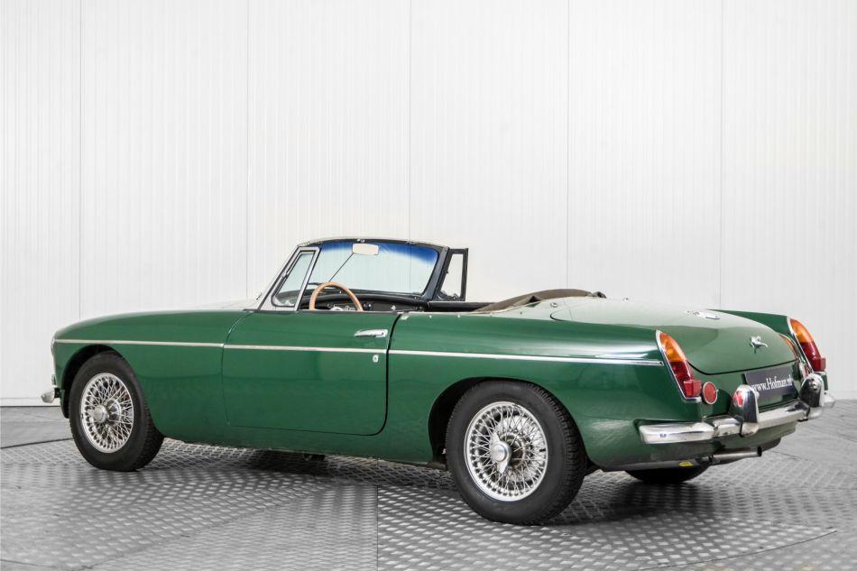 1965 MG B MGB 1.8 met overdrive , spaakwielen