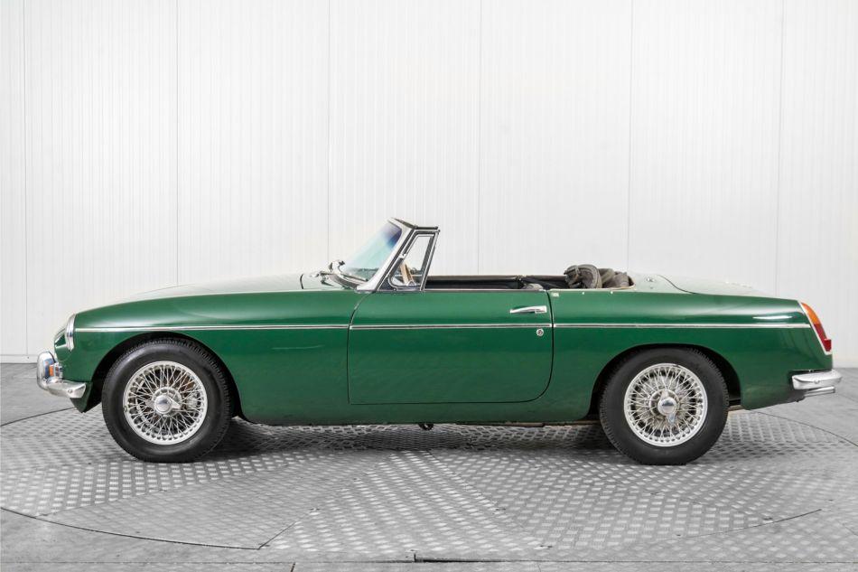 1965 MG B MGB 1.8 met overdrive , spaakwielen