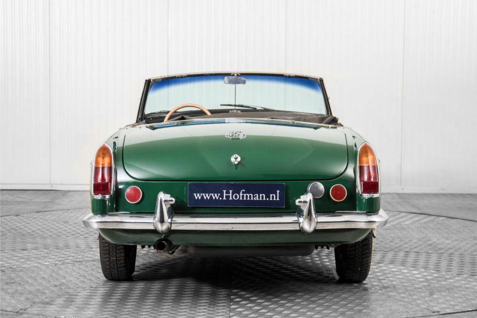 1965 MG B MGB 1.8 met overdrive , spaakwielen