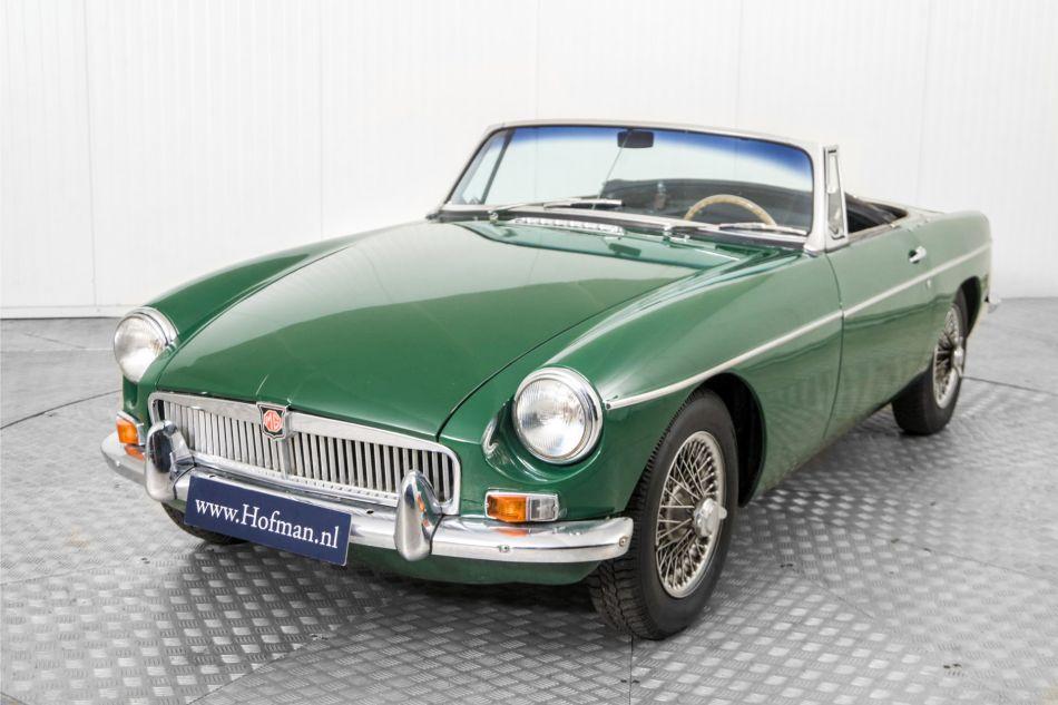 1965 MG B MGB 1.8 met overdrive , spaakwielen