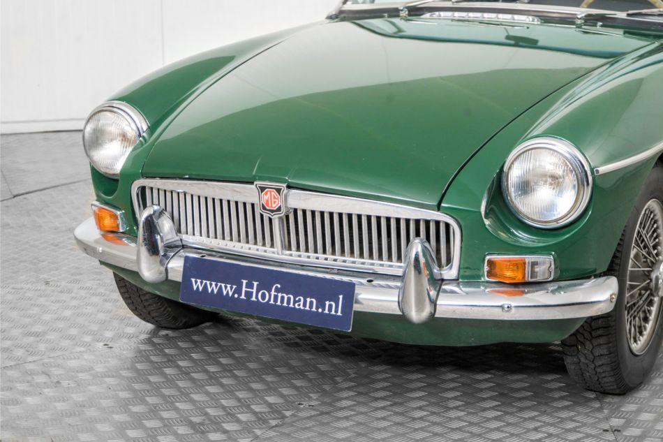 1965 MG B MGB 1.8 met overdrive , spaakwielen