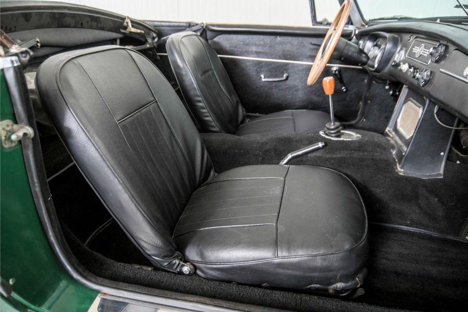 1965 MG B MGB 1.8 met overdrive , spaakwielen