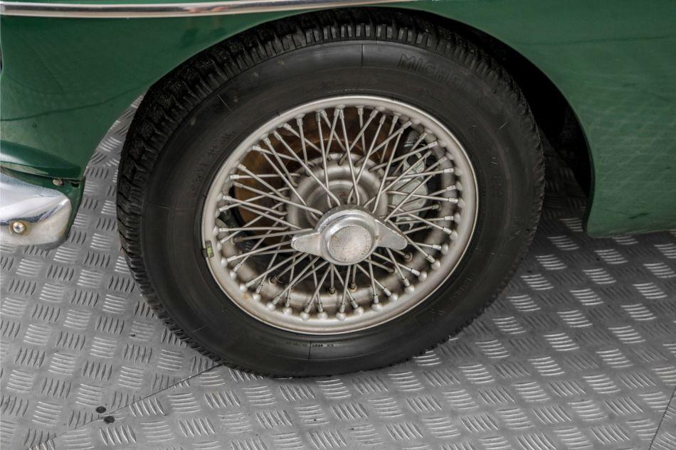 1965 MG B MGB 1.8 met overdrive , spaakwielen