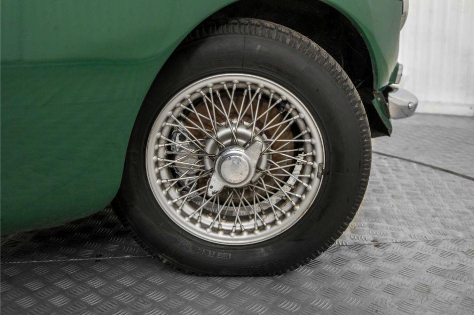 1965 MG B MGB 1.8 met overdrive , spaakwielen