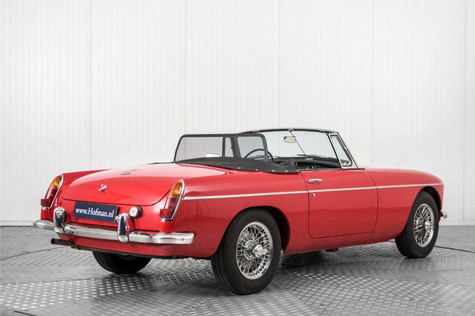 1966 MG B MGB overdrive chroom spaakwielen