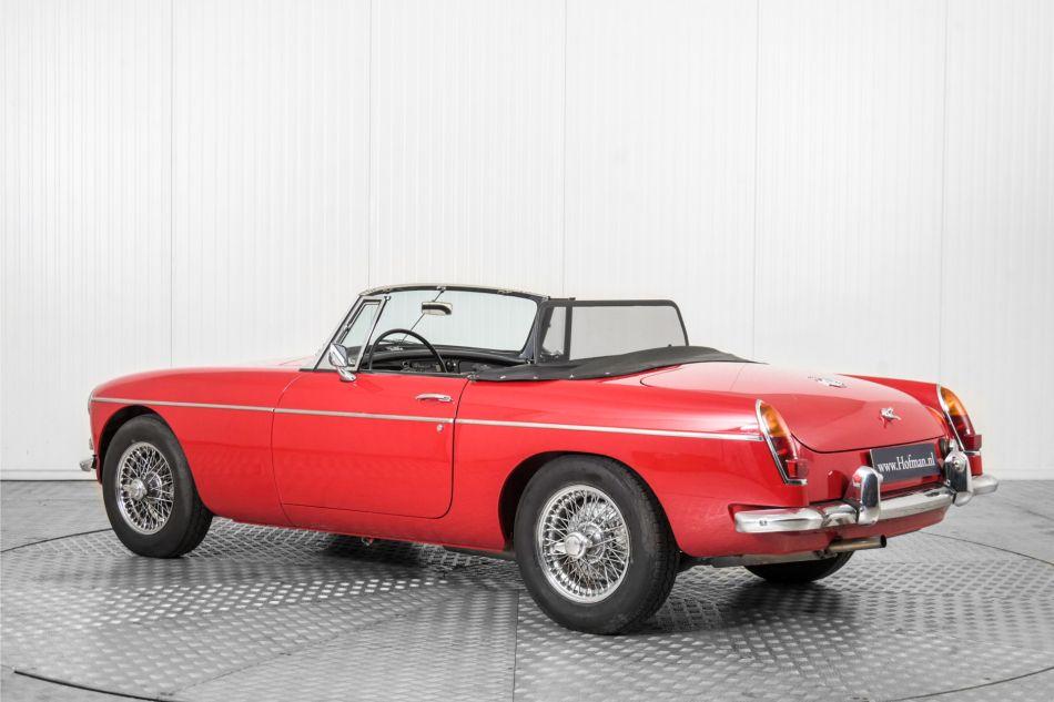 1966 MG B MGB overdrive chroom spaakwielen