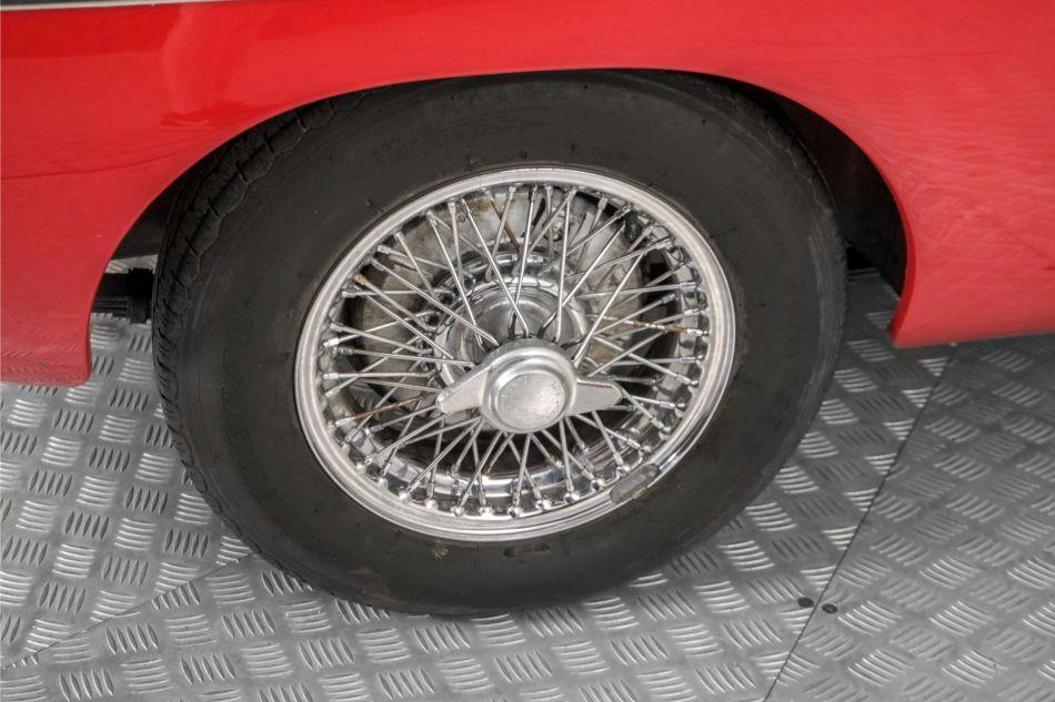 1966 MG B MGB overdrive chroom spaakwielen