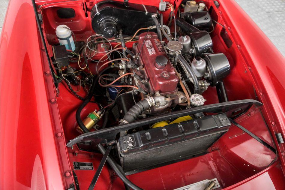 1966 MG B MGB overdrive chroom spaakwielen