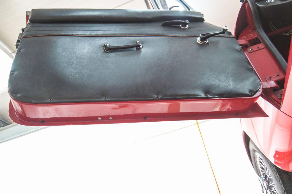 1966 MG B MGB overdrive chroom spaakwielen