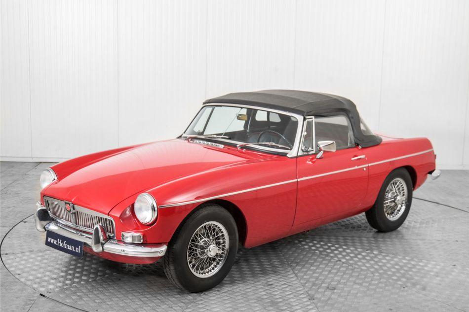 1966 MG B MGB overdrive chroom spaakwielen