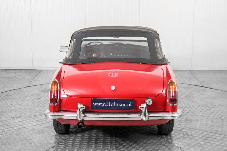 1966 MG B MGB overdrive chroom spaakwielen