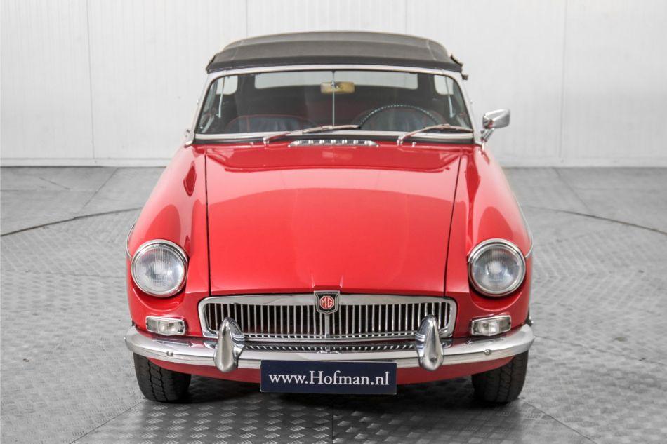 1966 MG B MGB overdrive chroom spaakwielen