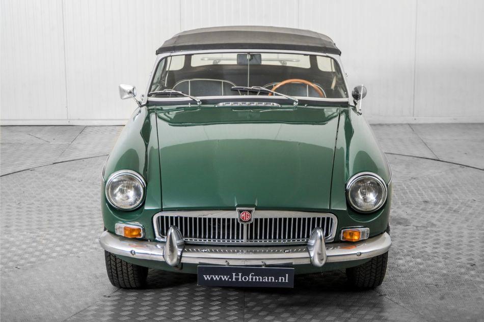 1967 MG B