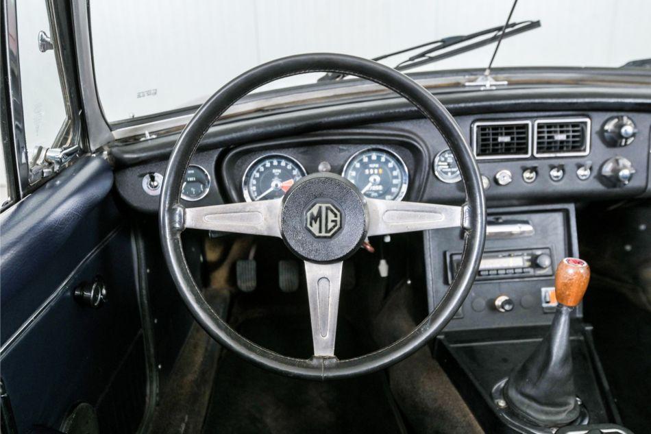 1973 MG B MGB metal dash overdrive