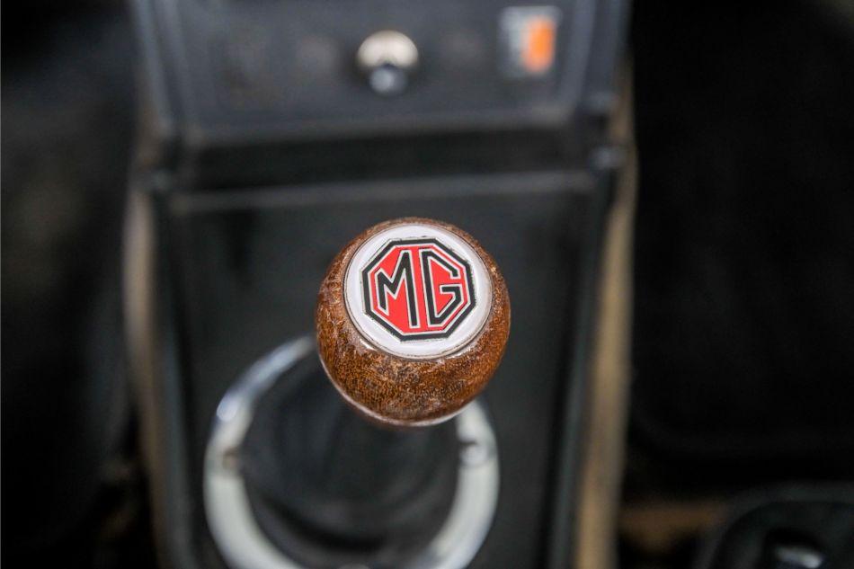 1973 MG B MGB metal dash overdrive