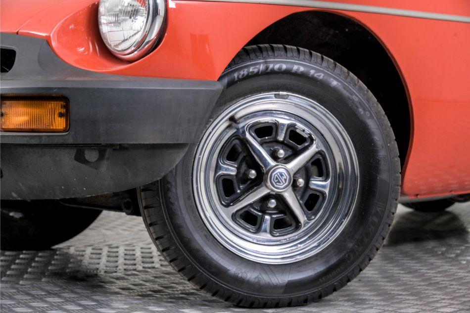1976 MG B