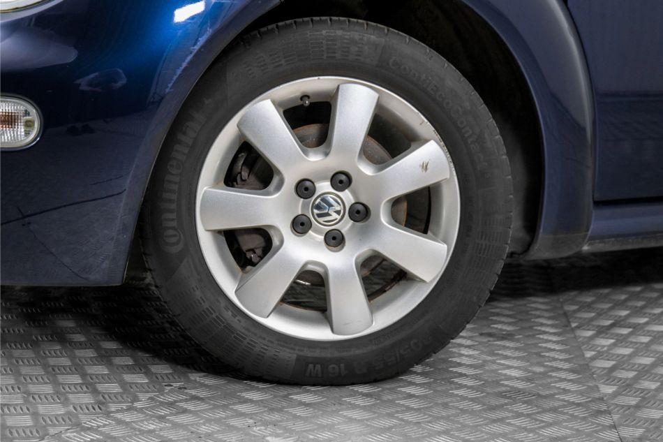 2004 Volkswagen New Beetle