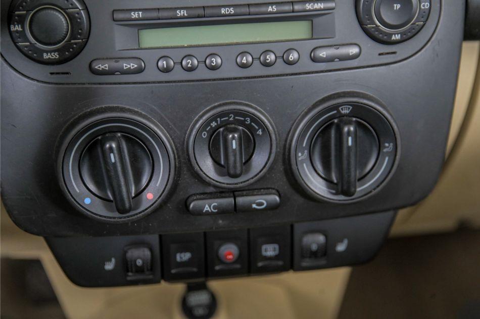 2004 Volkswagen New Beetle