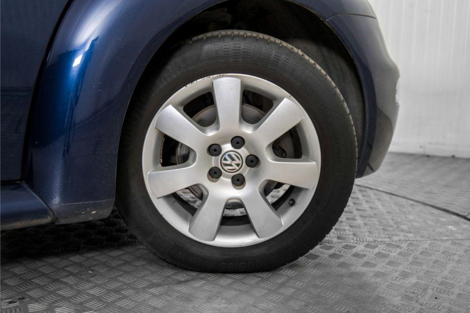 2004 Volkswagen New Beetle