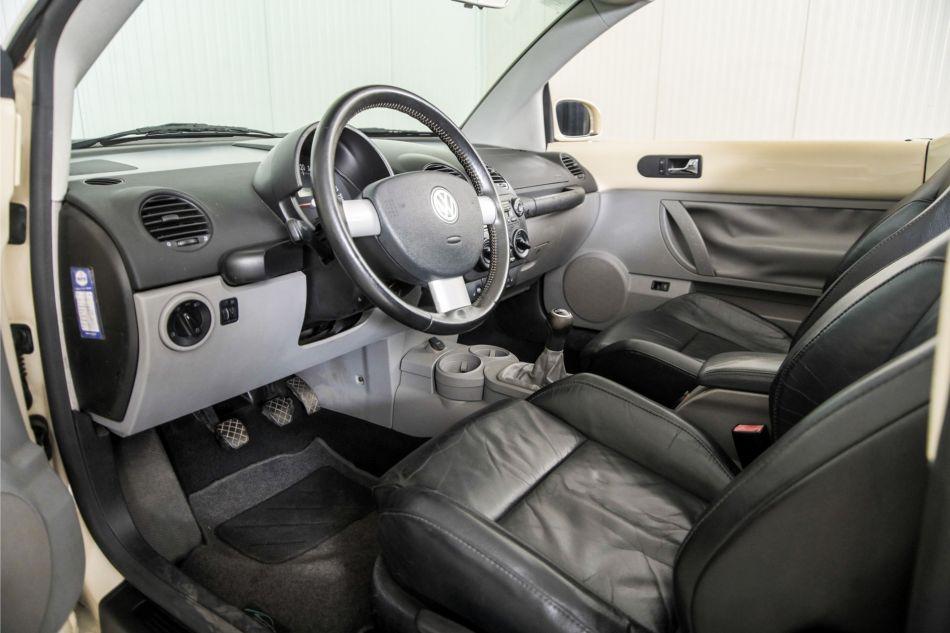 2004 Volkswagen New Beetle