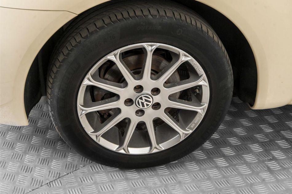 2004 Volkswagen New Beetle