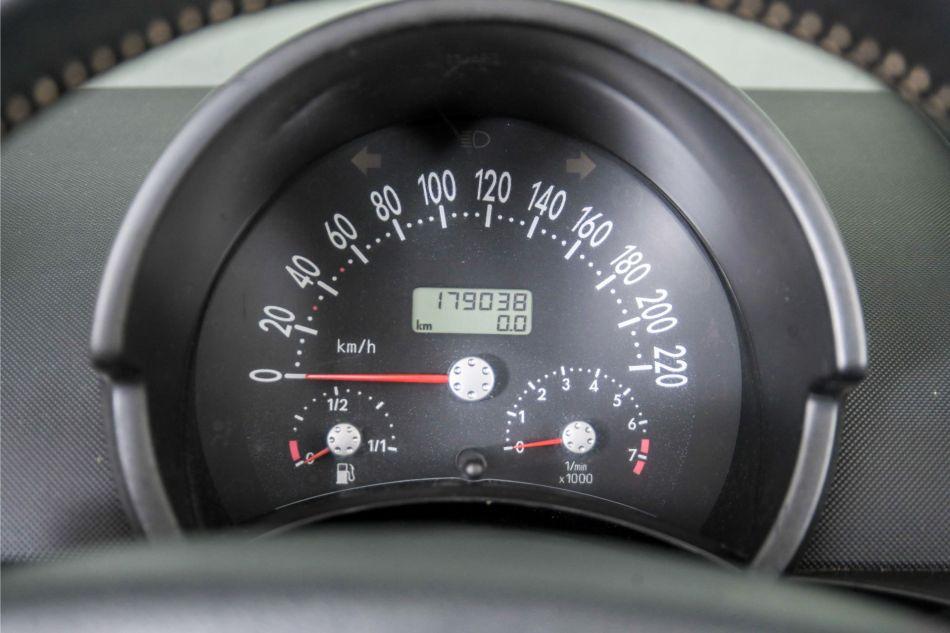 2004 Volkswagen New Beetle