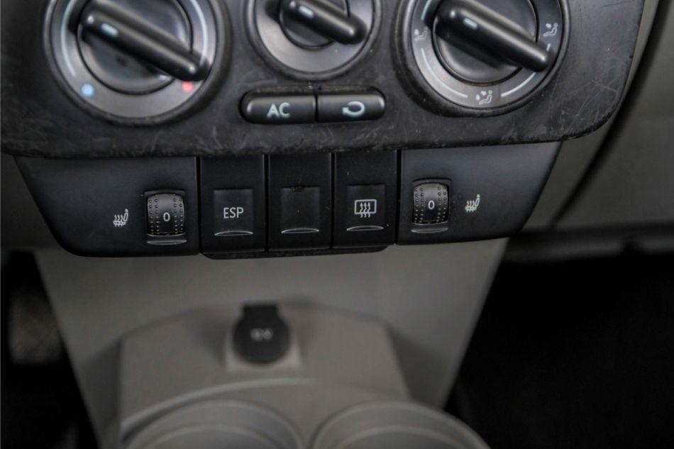 2004 Volkswagen New Beetle