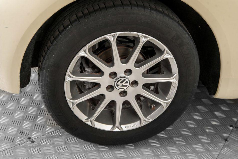 2004 Volkswagen New Beetle