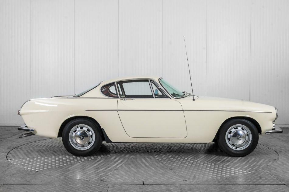 1968 Volvo P1800