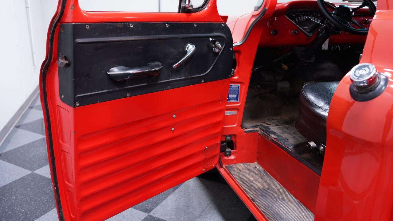 1958 Chevrolet Apache 3200 Stepside