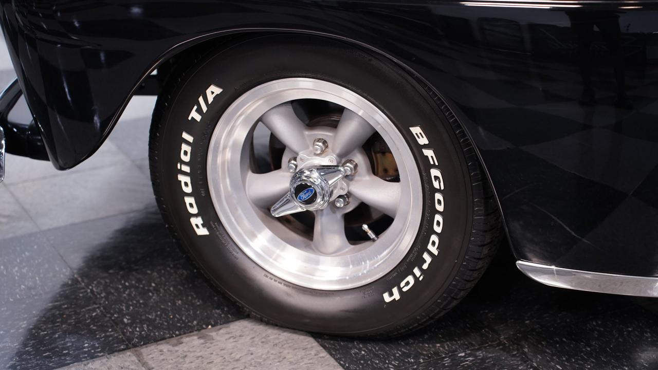 1947 Ford Deluxe Coupe