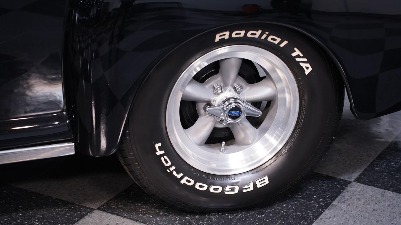 1947 Ford Deluxe Coupe