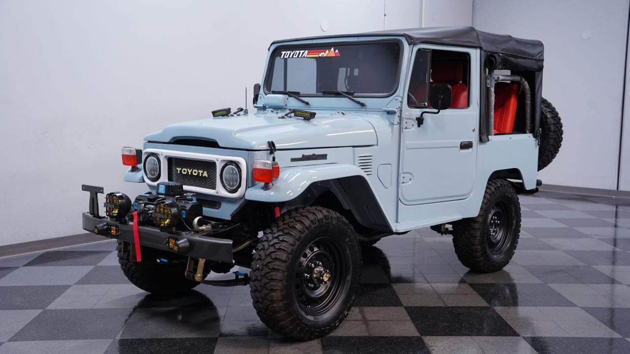 1982 Toyota Land Cruiser FJ40 with Trailer