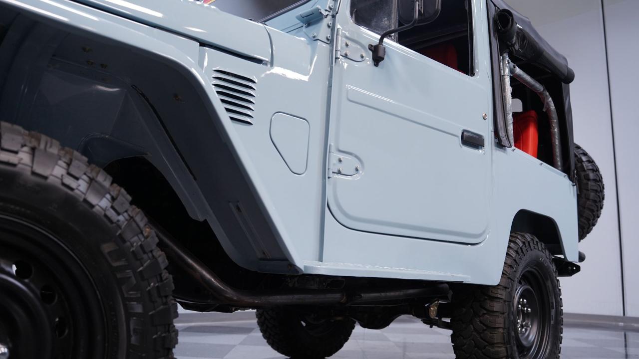 1982 Toyota Land Cruiser FJ40 with Trailer