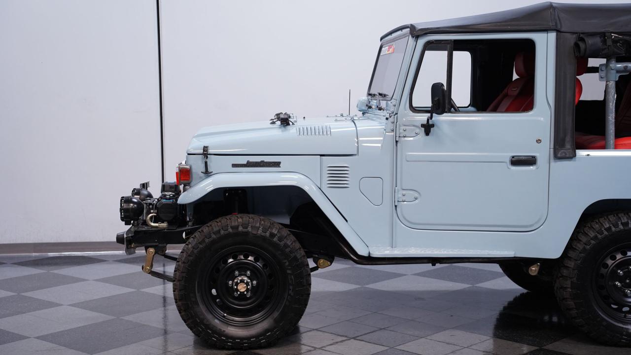 1982 Toyota Land Cruiser FJ40 with Trailer