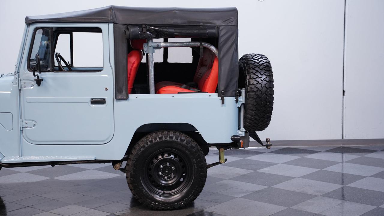 1982 Toyota Land Cruiser FJ40 with Trailer