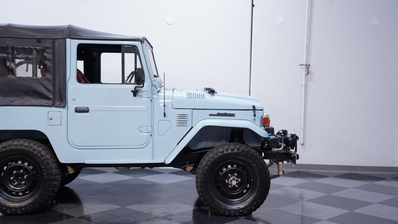 1982 Toyota Land Cruiser FJ40 with Trailer