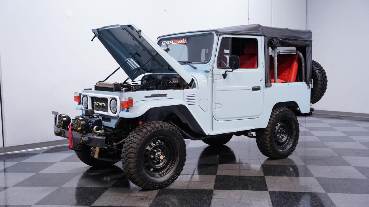 1982 Toyota Land Cruiser FJ40 with Trailer