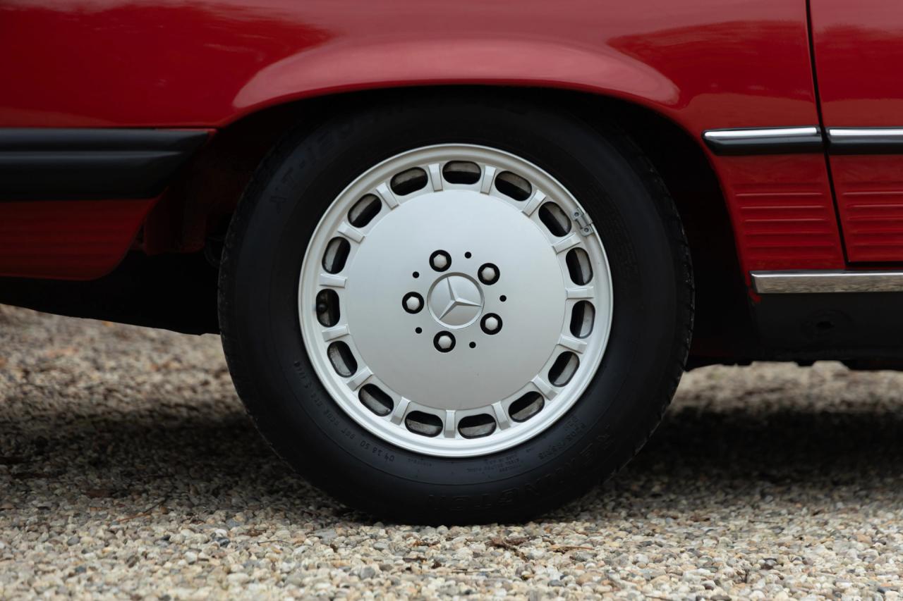 1986 Mercedes - Benz Mercedes Benz 560 SL &ldquo;Becker Grand Prix&rdquo;