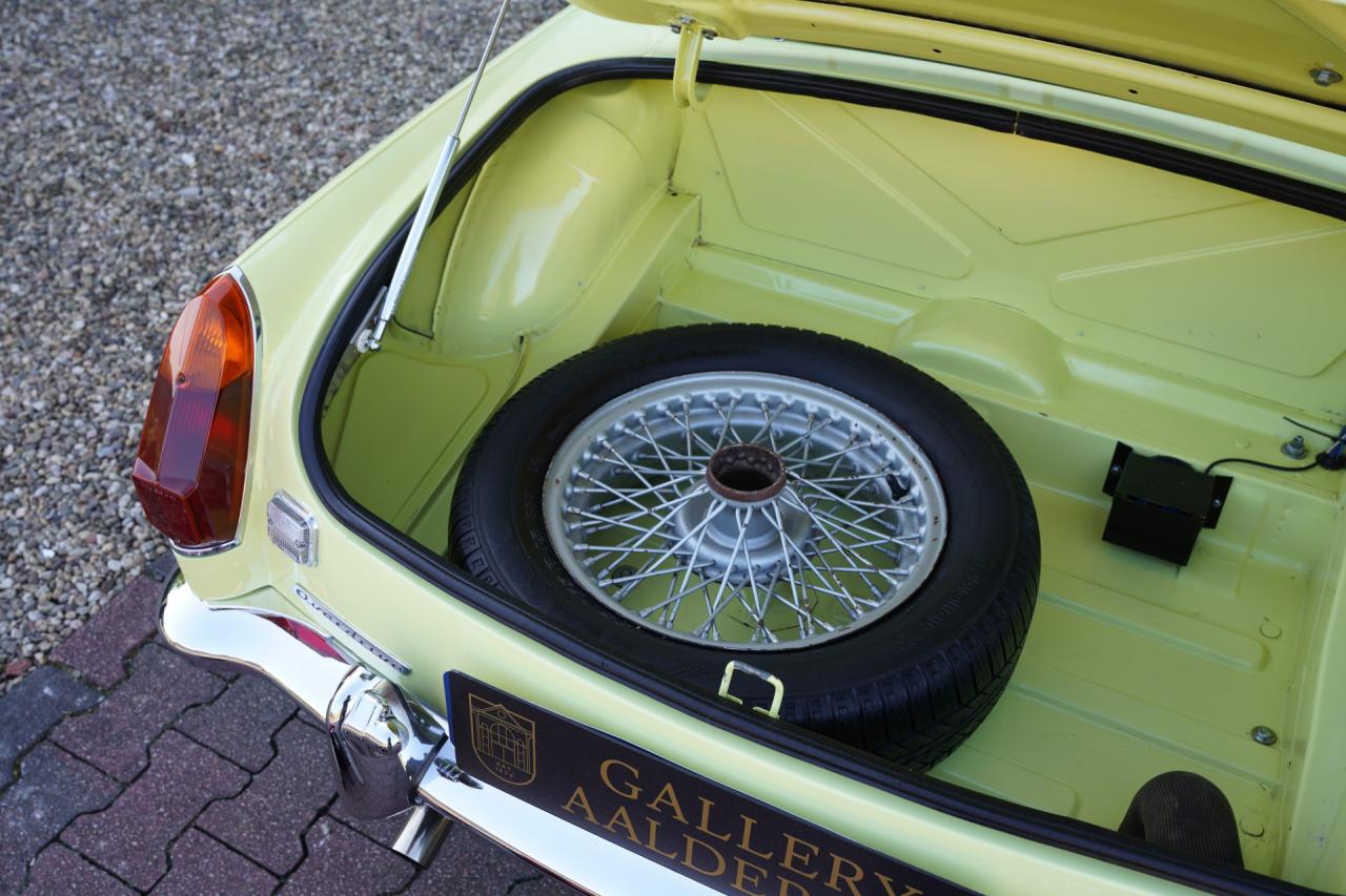 1977 MG B Roadster Overdrive