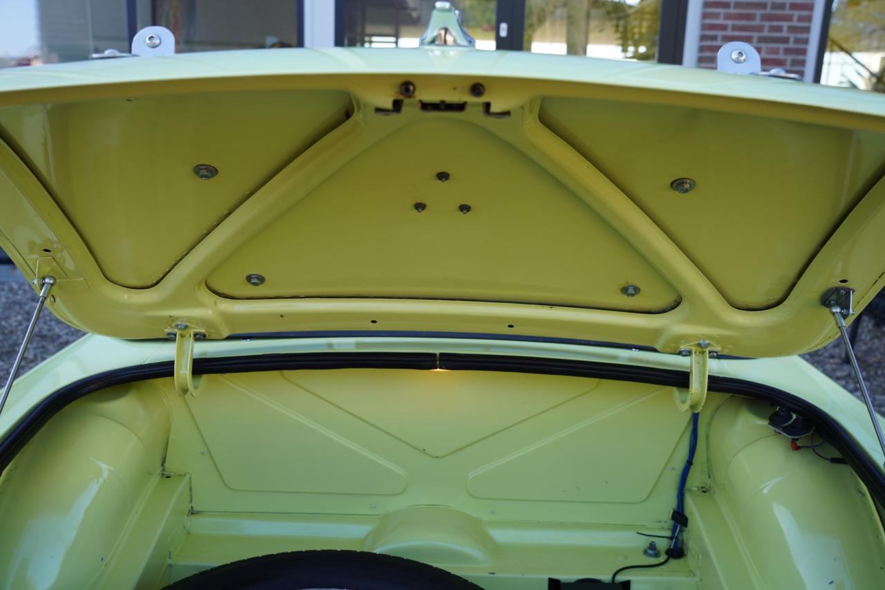 1977 MG B Roadster Overdrive