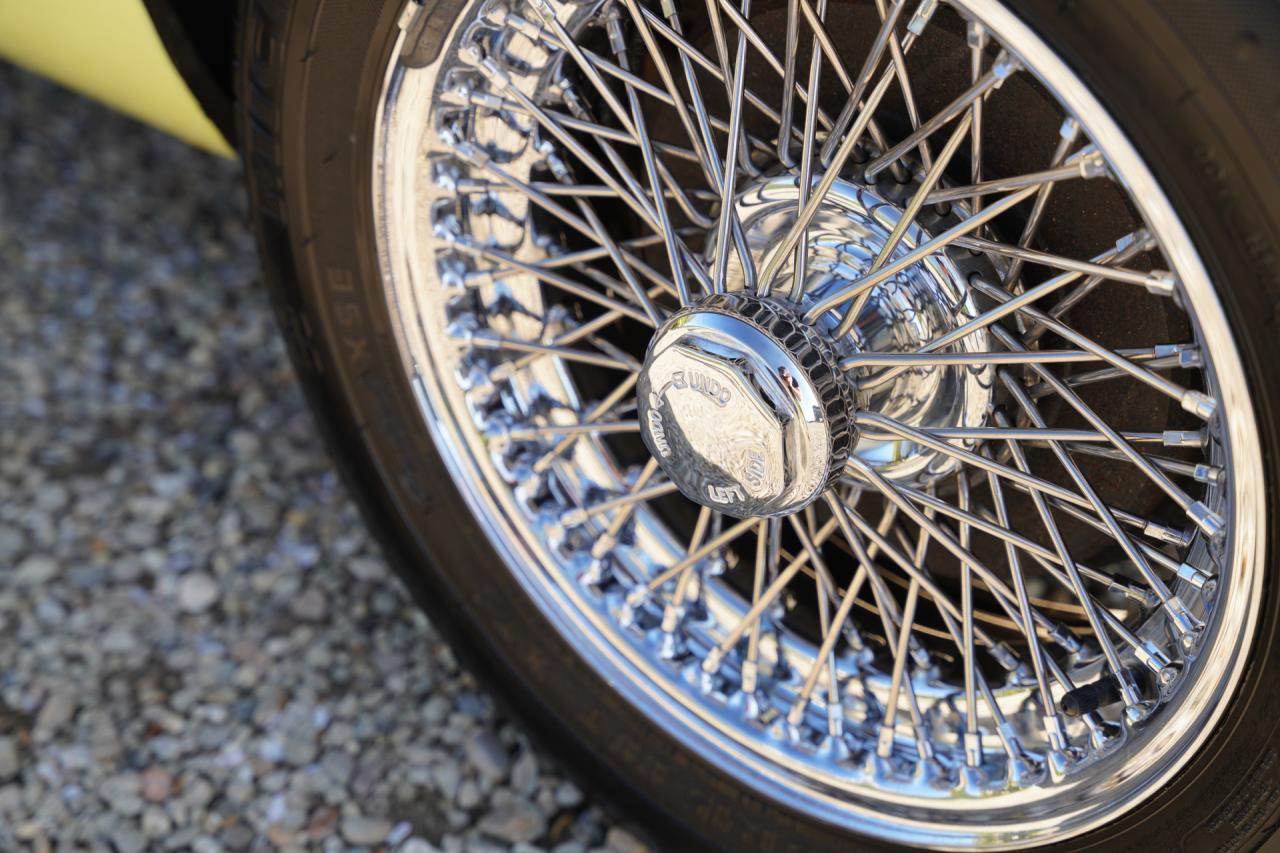 1977 MG B Roadster Overdrive