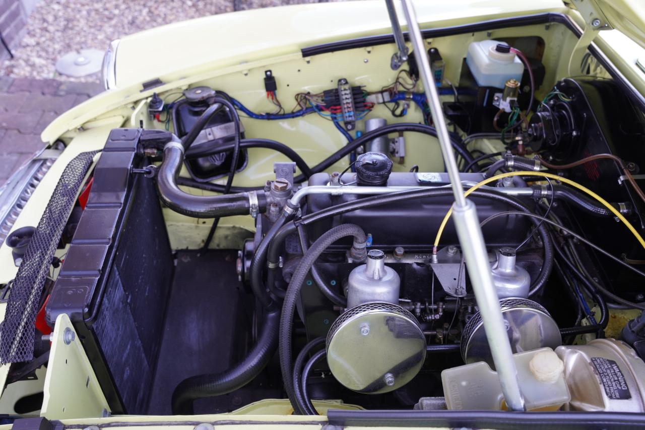 1977 MG B Roadster Overdrive