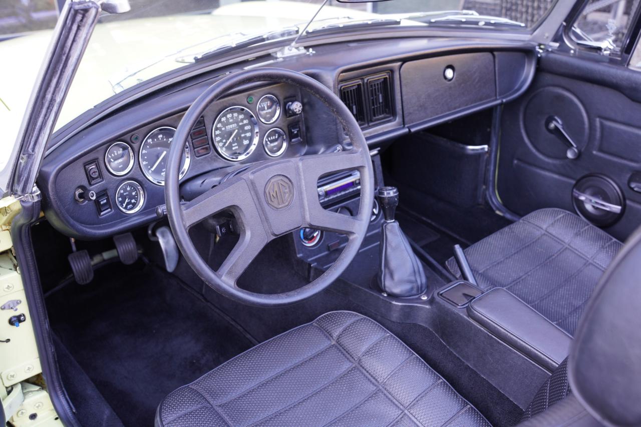 1977 MG B Roadster Overdrive