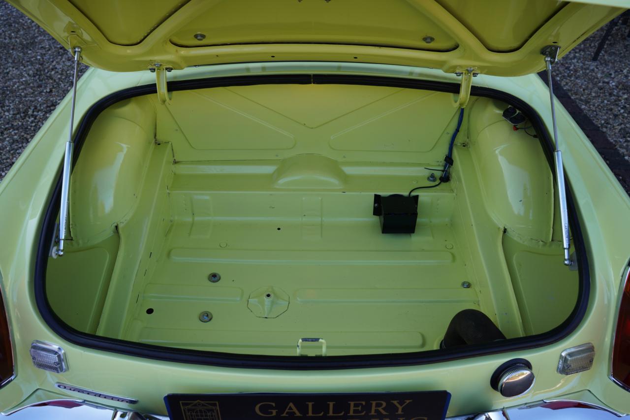 1977 MG B Roadster Overdrive