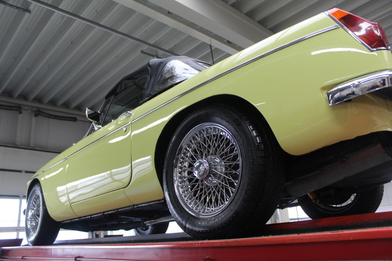 1977 MG B Roadster Overdrive