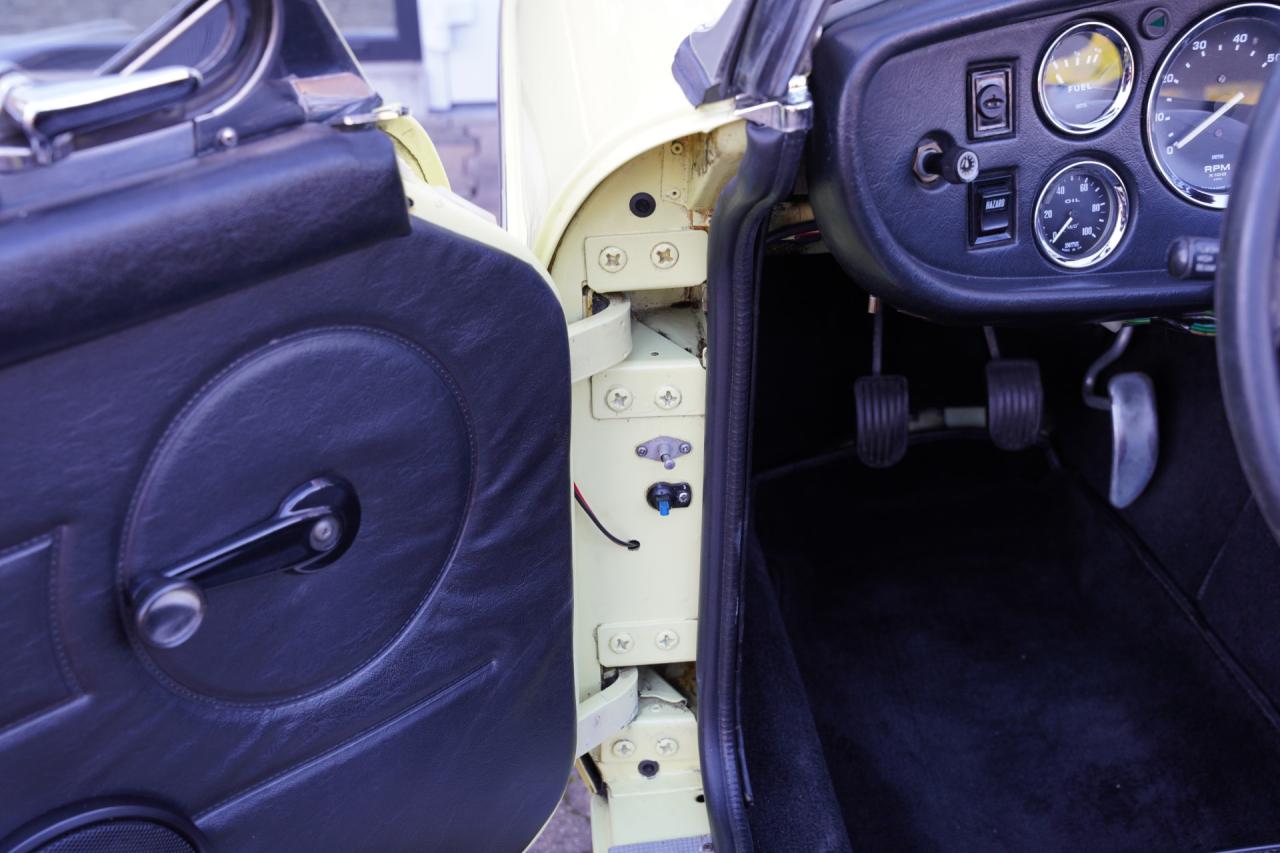 1977 MG B Roadster Overdrive