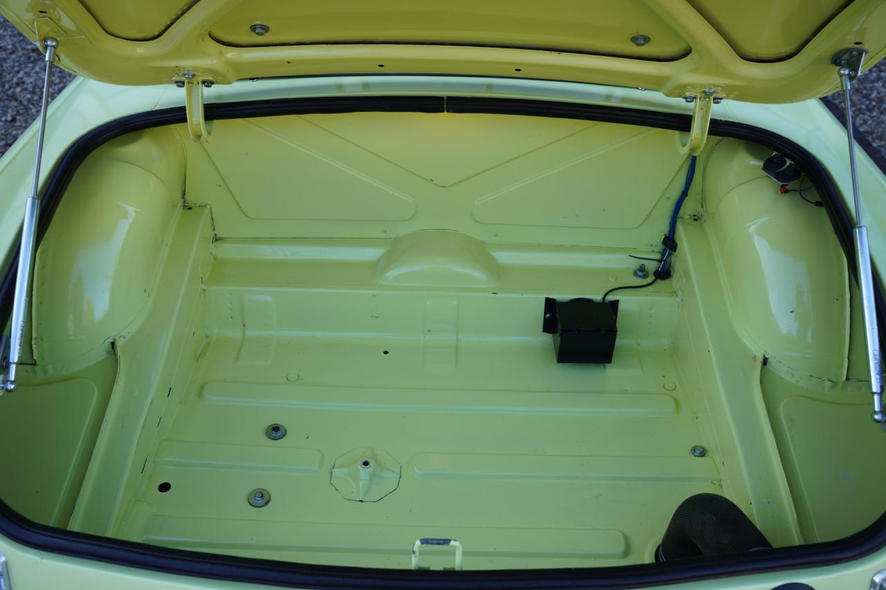 1977 MG B Roadster Overdrive